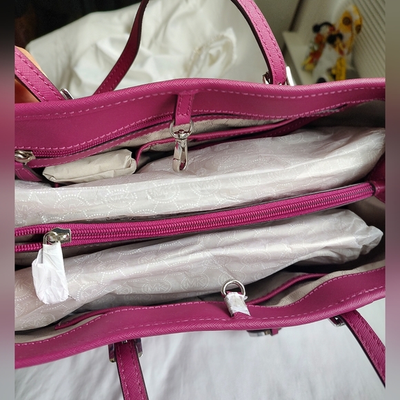 NWT Michael Kors Deep Pink Jet Set Travel Leather Tote - Picture 3 of 8